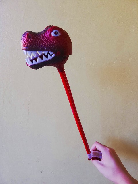 フィリピン　恐竜おもちゃ